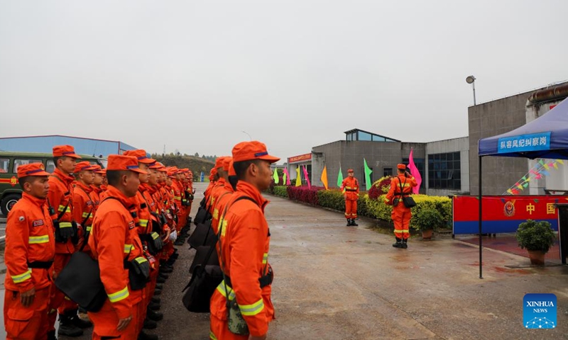 Rescuers set out to the plane crash site of Tengxian County, south China's Guangxi Zhuang Autonomous Region, March 21, 2022. A passenger plane with 132 people aboard crashed in south China's Guangxi Zhuang Autonomous Region Monday afternoon, said the regional emergency management department. Photo: Xinhua