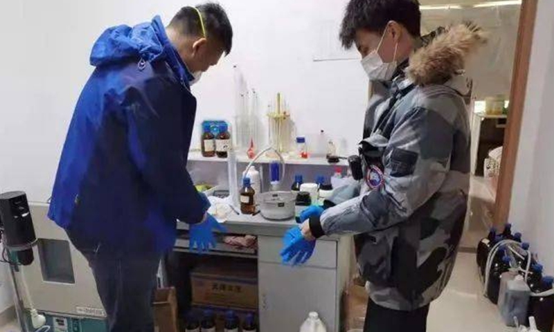 Man attending chemistry class in college to learn how to make drugs got caught. Screenshot of Zongxiang Video