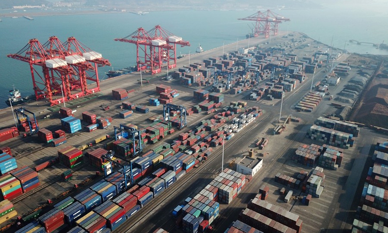 Aerial photo taken on Jan. 14, 2021 shows the container terminal of the Lianyungang Port in Lianyungang City, east China's Jiangsu Province.(Photo: Xinhua)