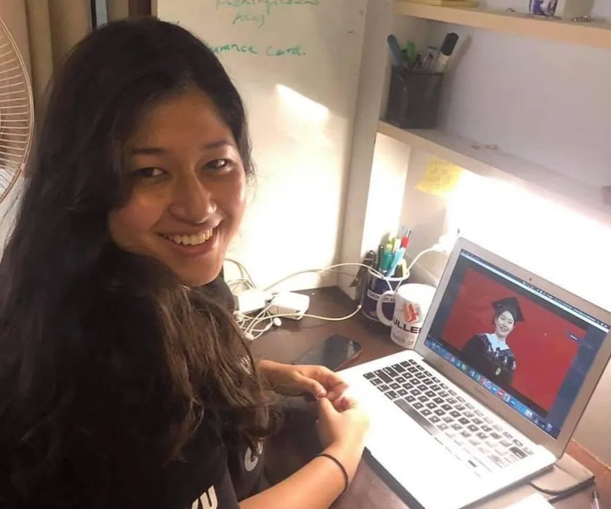 Aneka Watching the graduation ceremony online

