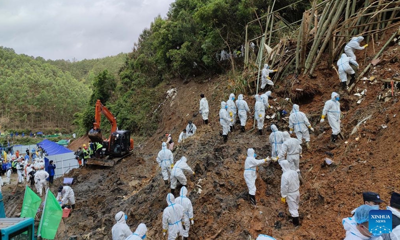Rescuers conduct search and rescue work at the core site of the plane crash in Tengxian County, south China's Guangxi Zhuang Autonomous Region, March 25, 2022.Photo:Xinhua