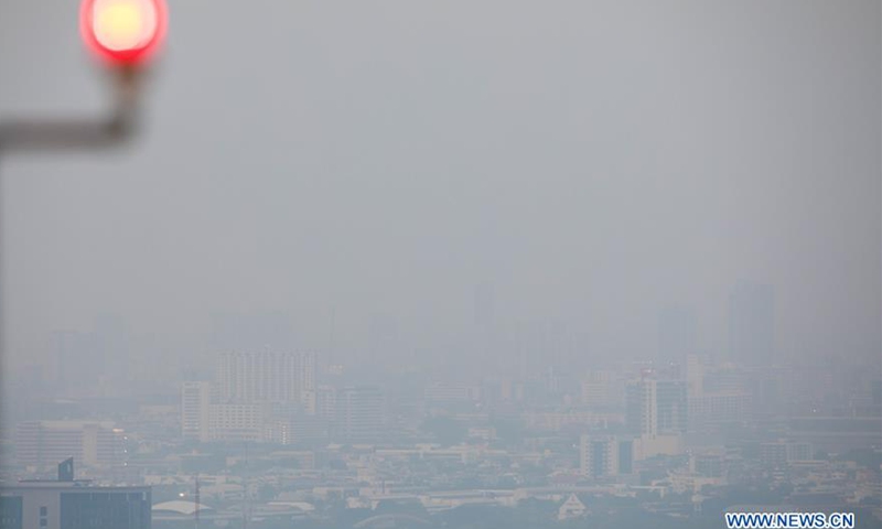 Photo taken on Jan. 31, 2019 shows a view of Thailand's capital Bangkok enshrouded in smog. More than 400 schools in Bangkok were temporarily d in the face of the city's aggravated air pollution. (Xinhua)
