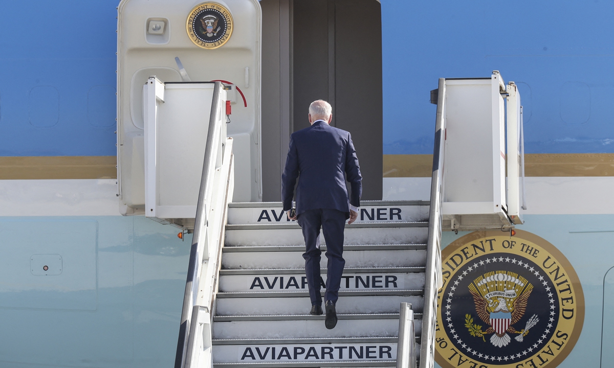 US President Joe Biden departures from Brussels to Poland on March 25, 2022 after attending a NATO summit. Photo: AFP