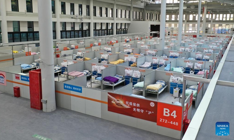 Photo taken on April 3, 2022 shows a view of the makeshift hospital at the China Flower Expo park in Chongming District of east China's Shanghai.

The makeshift hospital at the China Flower Expo park opened on Monday, receiving the first batch of 1,300 mild cases and asymptomatic carriers. (Xinhua)