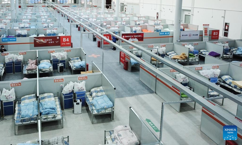 Photo taken on April 3, 2022 shows a view of the makeshift hospital at the China Flower Expo park in Chongming District of east China's Shanghai.

The makeshift hospital at the China Flower Expo park opened on Monday, receiving the first batch of 1,300 mild cases and asymptomatic carriers. (Xinhua)