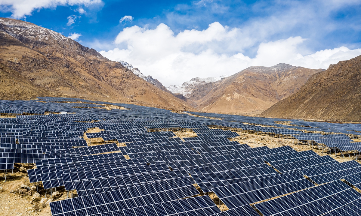 The photo taken on April 4, 2021 shows solar panels in Lhasa, Southwest China's Xizang Autonomous Region. Photo: VCG