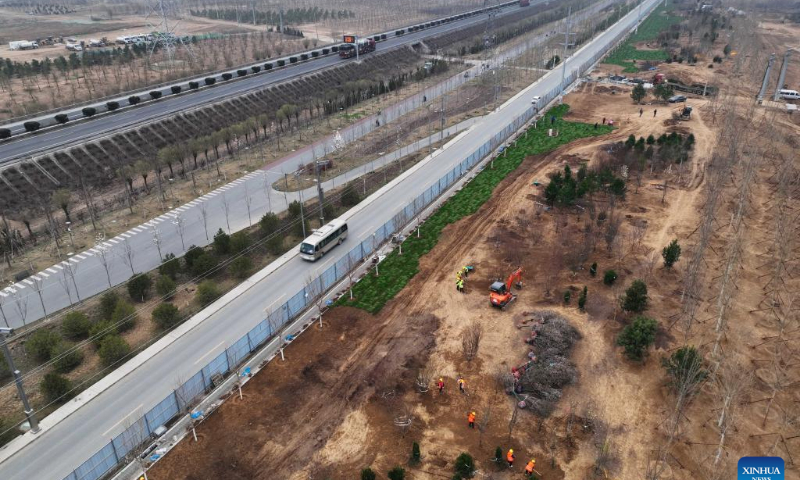 Aerial photo taken on March 29, 2022 shows the construction site of Minglangnan Street in Xiong'an New Area, north China's Hebei Province. The upgrading construction of Minglangnan Street is scheduled to complete in September. Photo: Xinhua