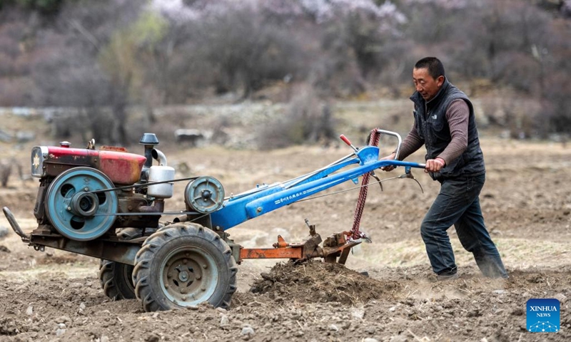A villager attends a spring ploughing ceremony in Lhari County of Nagqu, southwest China's Tibet Autonomous Region, March 31, 2022.(Photo: Xinhua)