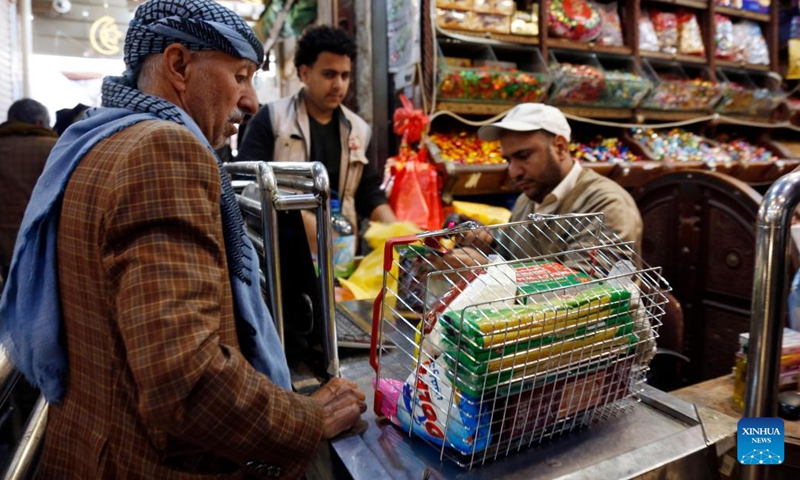 Yemenis shop at a supermarket ahead of the upcoming Ramadan in Sanaa, Yemen, on March 31, 2022.(Photo: Xinhua)