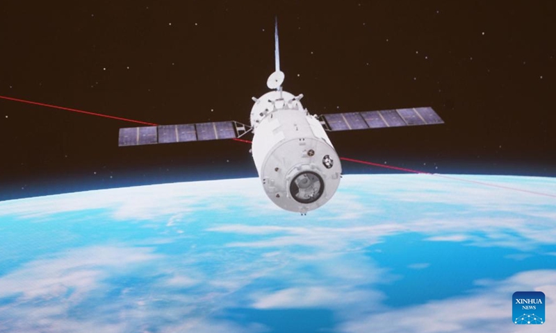 Photo taken at Beijing Aerospace Control Center on March 31, 2022 shows a simulation image of the Tianzhou-2 cargo craft. China's Tianzhou-2 cargo craft entered the Earth's atmosphere under ground control at 6:40 p.m. Beijing Time, the China Manned Space Agency announced on Thursday.Photo:Xinhua