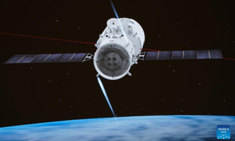 Photo taken at Beijing Aerospace Control Center on March 31, 2022 shows a simulation image of the Tianzhou-2 cargo craft. China's Tianzhou-2 cargo craft entered the Earth's atmosphere under ground control at 6:40 p.m. Beijing Time, the China Manned Space Agency announced on Thursday.Photo:Xinhua