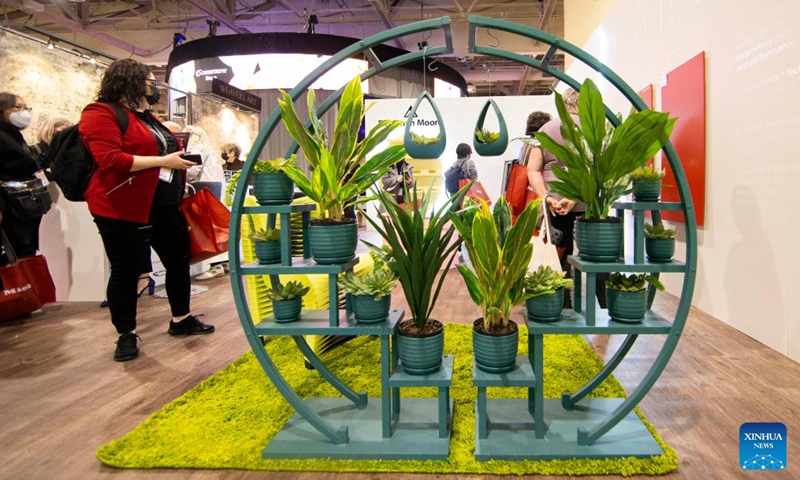 People visit the 2022 Interior Design Show in Toronto, Canada, on April 7, 2022. As Canada's premier showcase of new interior design concepts and products, the annual event is held here from Thursday to Sunday.(Photo: Xinhua)