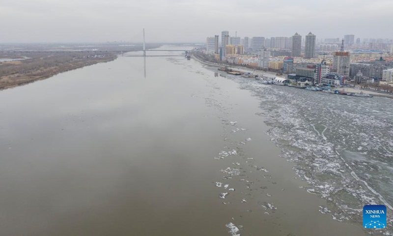 Aerial photo taken on April 8, 2022 shows the Songhua River in Harbin, northeast China's Heilongjiang Province.Photo:Xinhua