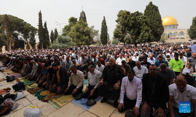 Muslims attend the first Friday prayers during the holy month of Ramadan on the compound known to Muslims as the Noble Sanctuary and to Jews as the Temple Mount in the Old City of Jerusalem, on April 8, 2022.Photo:Xinhua