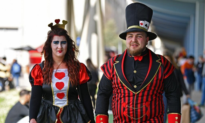 Cosplayers are seen at Romics, a four-day international festival of comics, animation and games in Rome, Italy, on April 8, 2022.Photo:Xinhua