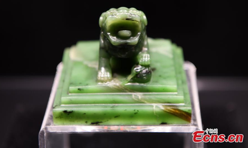 Photo shows an imperial seal that belonged to emperor Qianlong (1736-1795) on display at Drouot auction house in Paris, France, April 14, 2022.Photo:China News Service