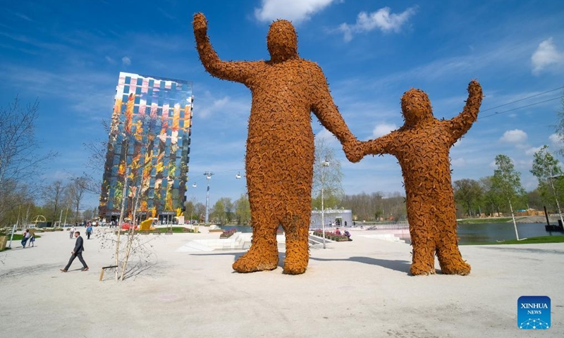 The artwork Beehold by Florentijn Hofman is seen at Floriade Expo 2022 in Almere, the Netherlands, on April 14, 2022. With the theme Growing Green Cities, Floriade Expo 2022, a world horticultural exhibition, opened here on Thursday.(Photo: Xinhua)