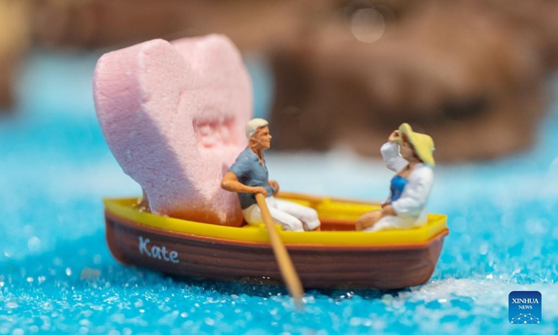 Photo taken on April 14, 2022 shows miniature artwork at the Small Is Beautiful miniature art exhibition in London, Britain. Small Is Beautiful is an exhibition presenting 143 miniature artworks from 34 local and international miniature artists. The exhibition opens to the public starting April 15.Photo:Xinhua