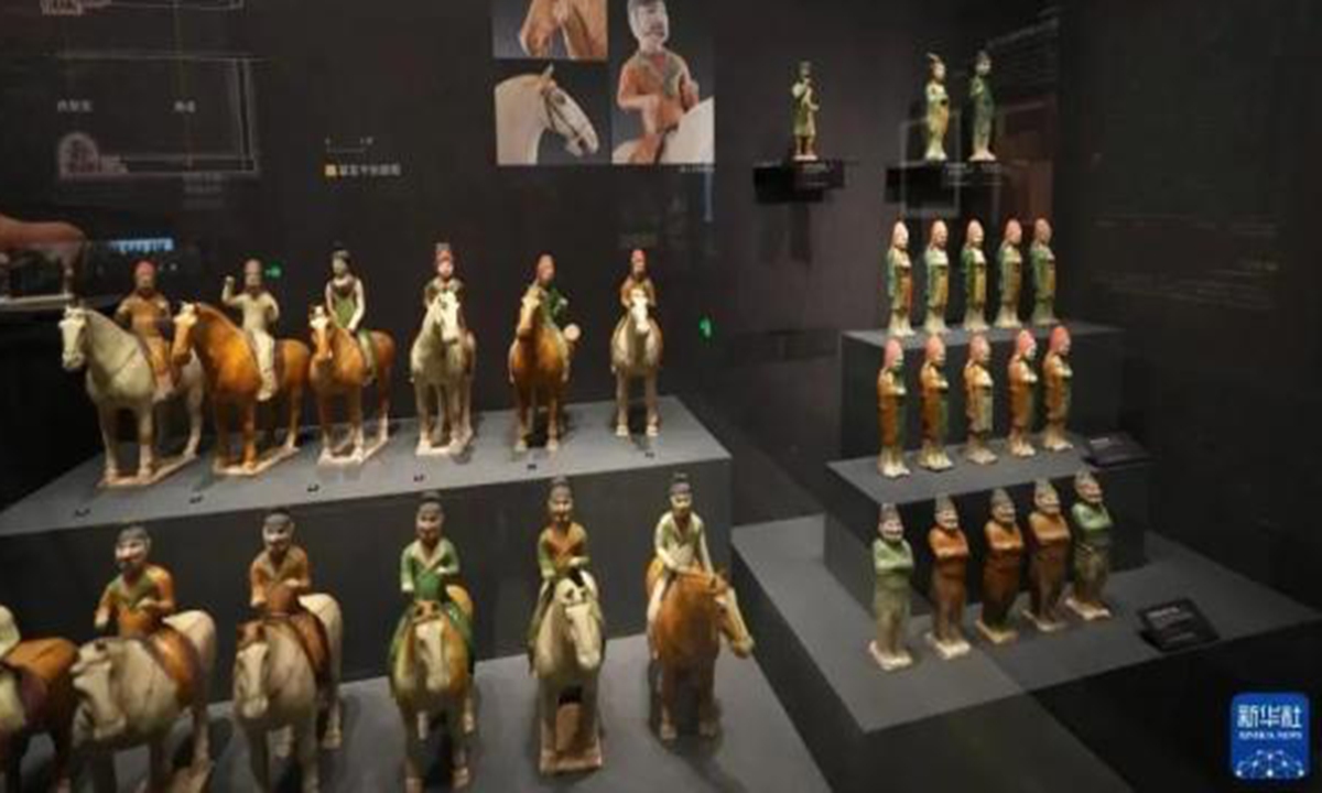 Cultural relics displayed in the Shaanxi Archaeology Museum Photo: Xinhua