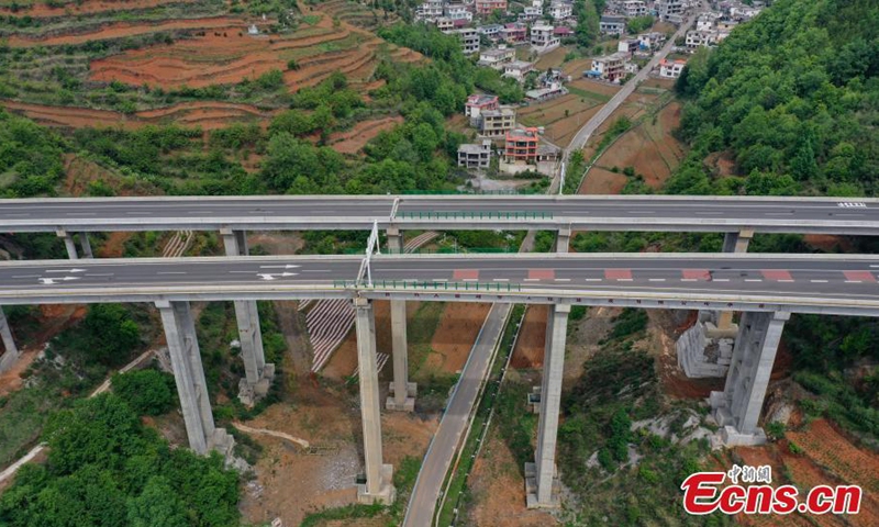 Aerial photo taken on April 21, 2022 shows Hezhang-Liupanshui Expressway in southwest China's Guizhou Province.Photo:China News Service