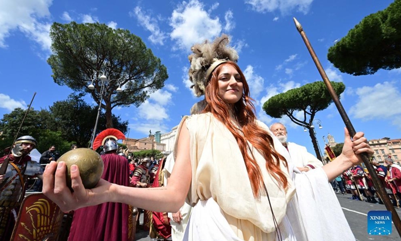Performers take part in a parade to celebrate the birthday of Rome in Rome, capital of Italy, April 24, 2022. A parade was held to celebrate the birthday of Rome. According to legend, Rome was founded on April 21, 753 B.C.Photo:Xinhua