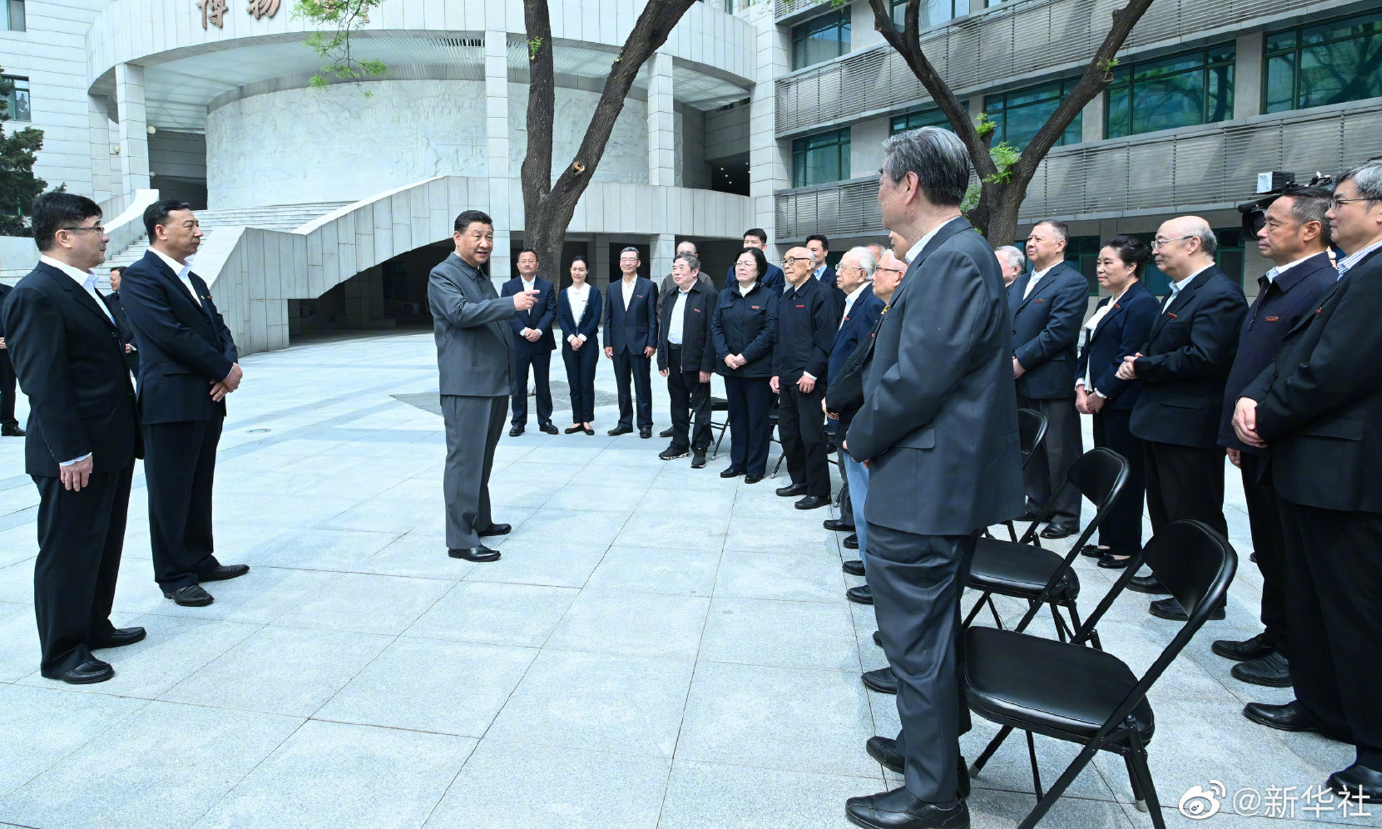 President Xi Jinping visits Renmin University of China in Beijing on April 25, 2022, ahead of China's Youth Day. Photo: Xinhua