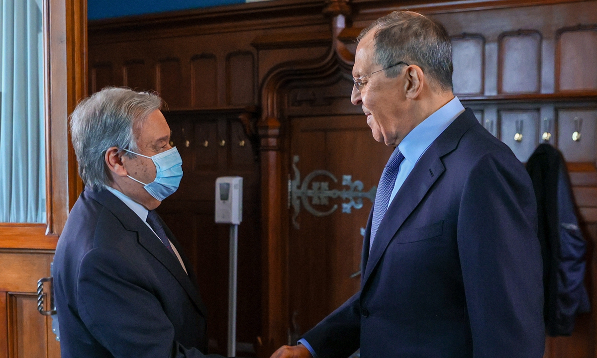 Russian Foreign Minister Sergei Lavrov (right) meets United Nations Secretary-General Antonio Guterres in Moscow, Russia, on April 26, 2021. Photo:AFP