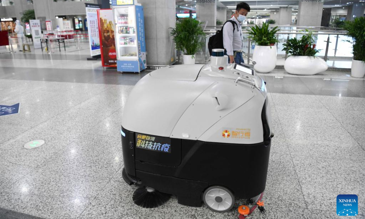An unmanned floor-cleaning device works in Hefei South Railway Station in Hefei, east China's Anhui Province, April 27, 2022.Photo:Xinhua