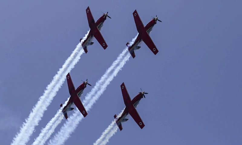 Israeli air force aerobatic team flies during a training for the upcoming Independence Day celebrations in Tel Aviv, Israel, on May 1, 2022.Photo:Xinhua