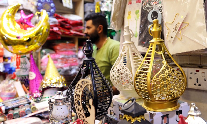 Lanterns are sold at a market during the holy month of Ramadan in central Baghdad, Iraq, April 16, 2022. Photo: Xinhua