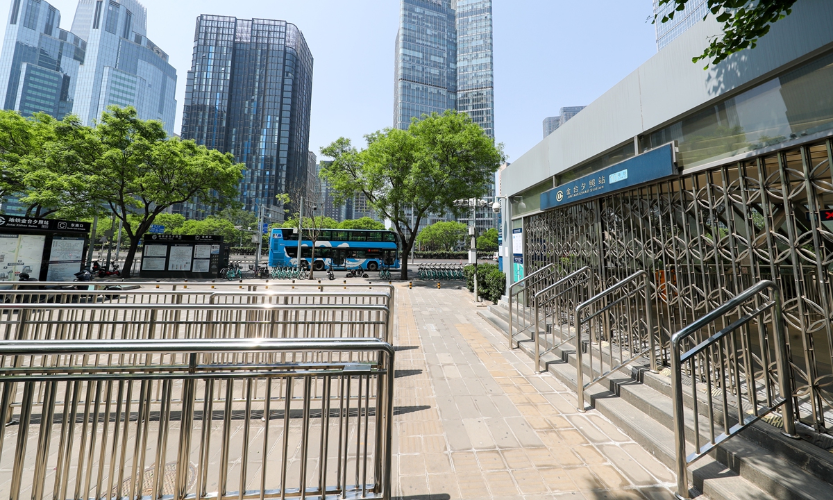 On May 4, 2022, an entrance of the Jintaixizhao subway station in Chaoyang district, Beijing is seen closed. Beijing has closed some stations along bus routes and subway lines amid the latest COVID flare-up. Photo: VCG