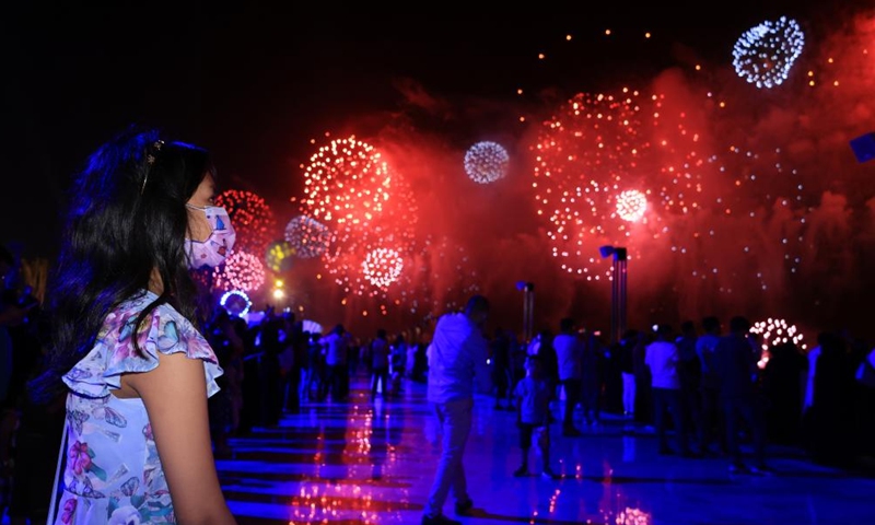 People watch fireworks show in north Jeddah, Saudi Arabia, May 2, 2022.Photo:Xinhua