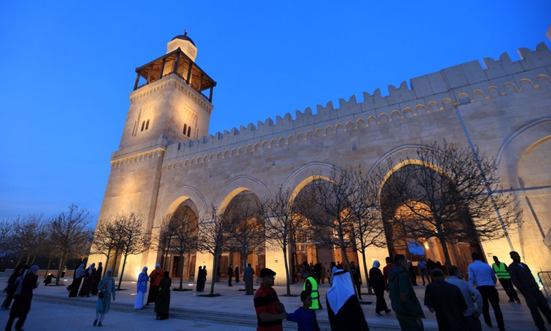 People gather at the King Hussein Bin Talal Mosque in Amman, Jordan, on April 1, 2022.Photo:Xinhua