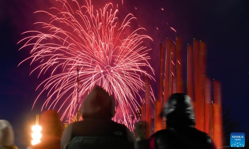 People watch fireworks at VDNH (The Exhibition of Achievements of National Economy) as part of celebrations of the Victory Day in Moscow, Russia, on May 9, 2022.(Photo: Xinhua)