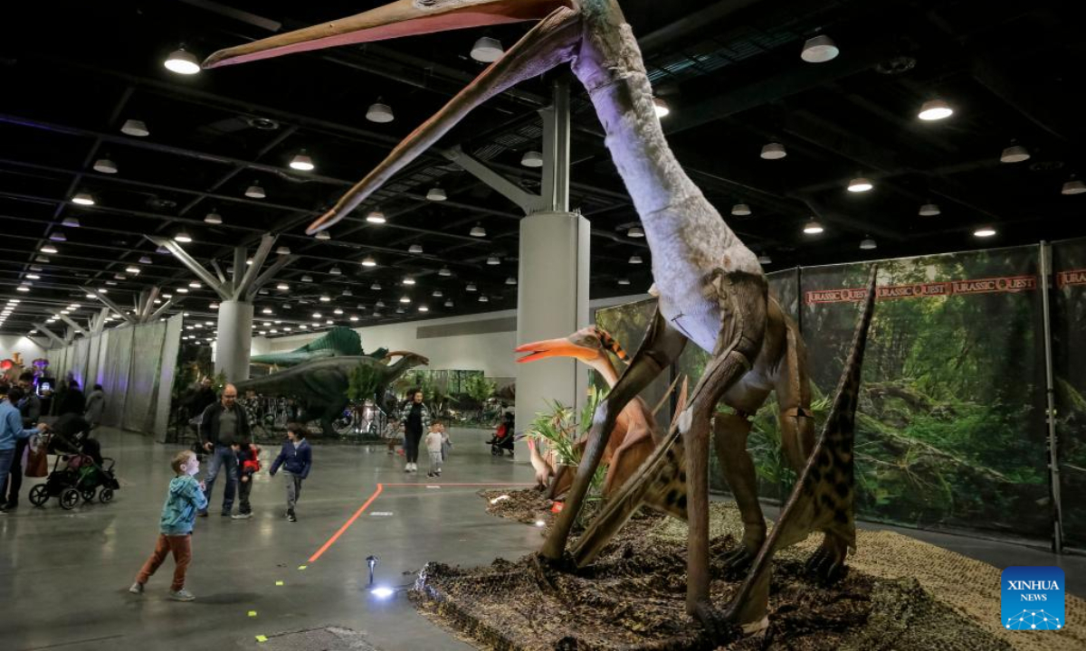Life-size dinosaur models are displayed at the Jurassic Quest exhibition at Vancouver Convention Centre in Vancouver, British Columbia, Canada, on May 13, 2022. Photo:Xinhua