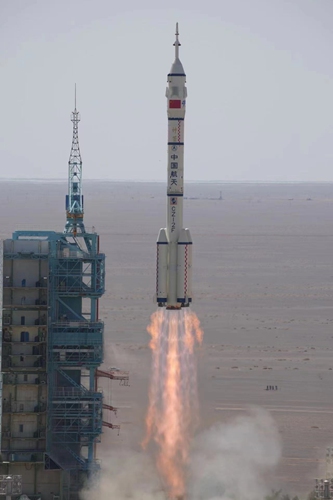 The Shenzhou-14 spacecraft on the Long March 2F rocket lifts off on June 5, 2022 at Jiuquan Satellite Launch Center in Northwest China's Gansu Province. Photo: cnsphoto