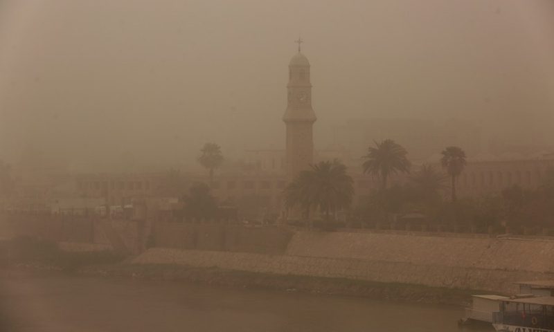 A strong dust storm hits Baghdad, Iraq, April 12, 2022.(Photo: Xinhua)
