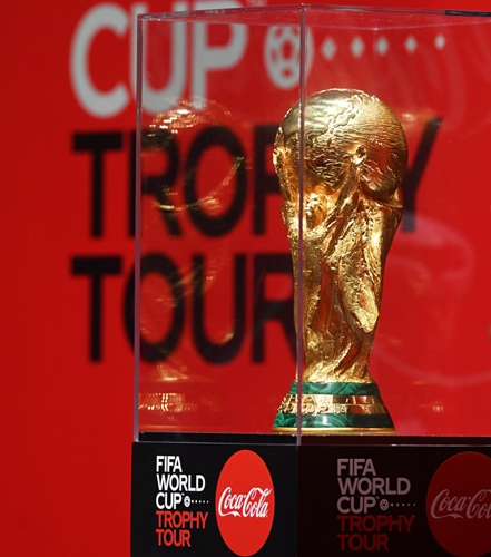 The World Cup trophy is on display during a FIFA World Cup Trophy Tour event in Kuwait City, Kuwait, May 16, 2022.(Photo: Xinhua)