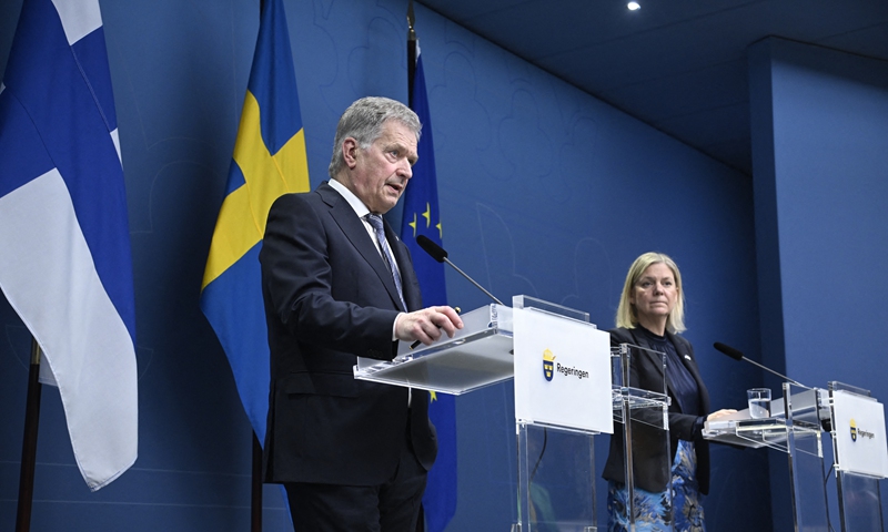 Finland's President Sauli Niinisto (left) and Sweden's Prime Minister Magdalena Andersson address a news conference in Stockholm, Sweden on May 17, 2022. Photo: AFP