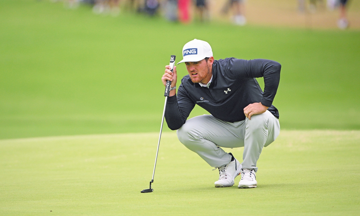 Mito Pereira lines up a shot on May 21, 2022 in Tulsa, Oklahoma. Photo: IC