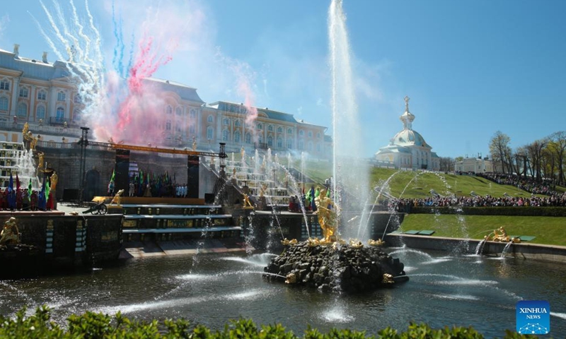 A fountain show is held at the Summer Palace of Emperor Peter the Great to commemorate the 350th anniversary of Peter the Great's birth, in St. Petersburg, Russia on May 21, 2022.Photo:Xinhua