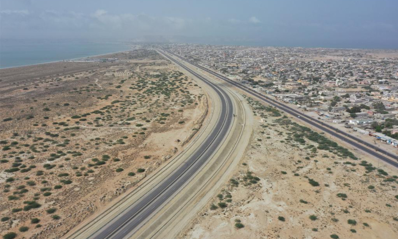 Aerial photo taken on June 3, 2022 shows a section of the China-aided Eastbay Expressway of Gwadar port in Gwadar of Pakistan's southwest Balochistan province. (Xinhua/Jiang Chao)