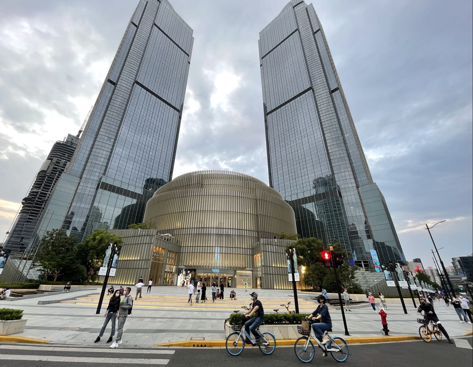  A view of Hang Lung Plaza in Shanghai on May 30. Photo: Feng Yu/GT
