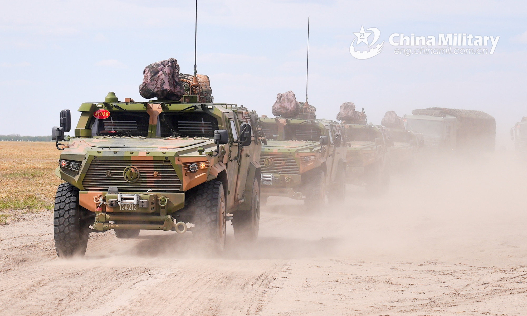 Armored assault vehicles attached to a brigade under the PLA 78th Group Army are en route to a designated area during a long-distance maneuver training exercise on April 27, 2022. The exercise aimed to temper the troops' quick response and field operational capabilities.Photo:eng.chinamil.com.cn