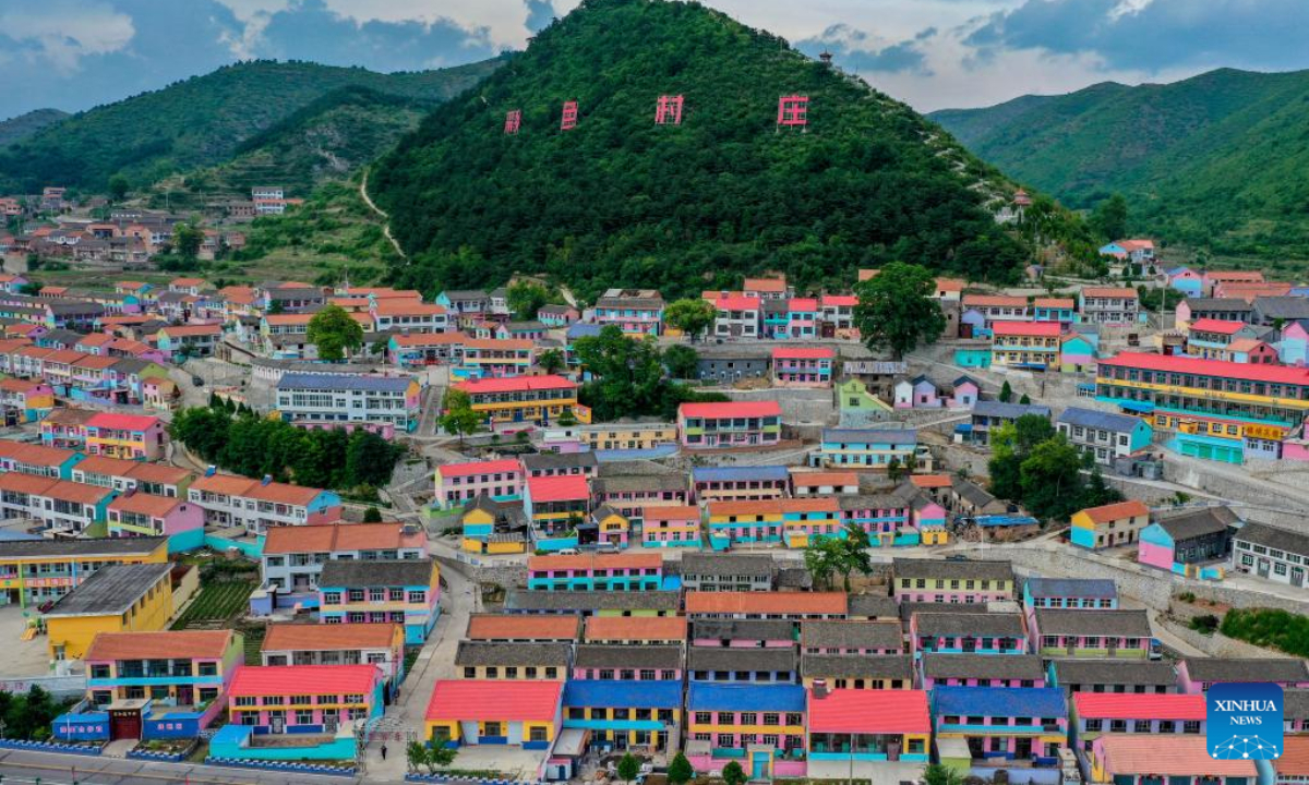 Aerial photo taken on June 10, 2022 shows the view of Nanpingtouwu Village in Huguan County of Changzhi, north China's Shanxi Province. The colorfully painted village is a popular local tourist attraction. Photo:Xinhua