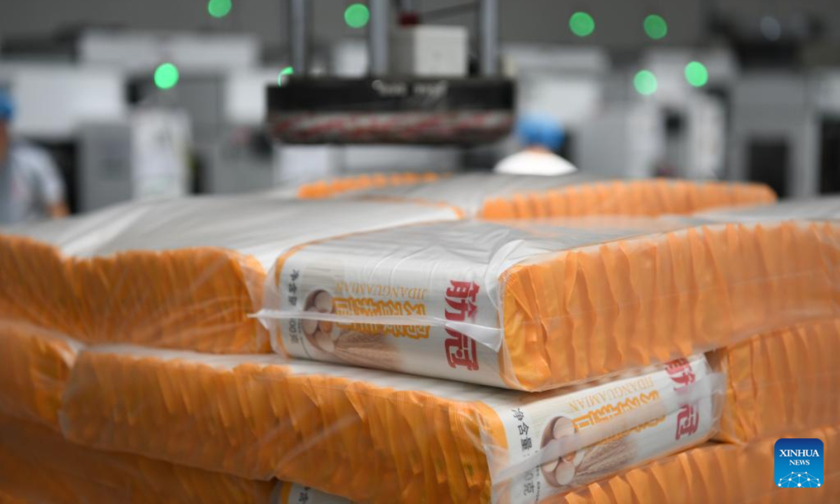Packs of fine dried noodles are seen at a wheat processing plant in Woyang County of Bozhou City, east China's Anhui Province, June 7, 2022. Photo:Xinhua