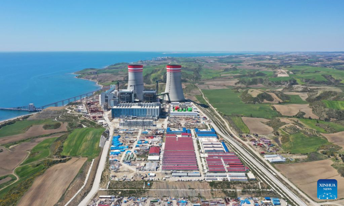 Aerial photo taken on April 14, 2022 shows a view of the Emba Hunutlu power plant in Sugozu village in south Turkey's Adana Province. Faced with chronic drought, farmers in southern Turkey have turned to a China-financed thermal power plant that provides irrigation water from an environment-friendly wastewater solution. Photo:Xinhua