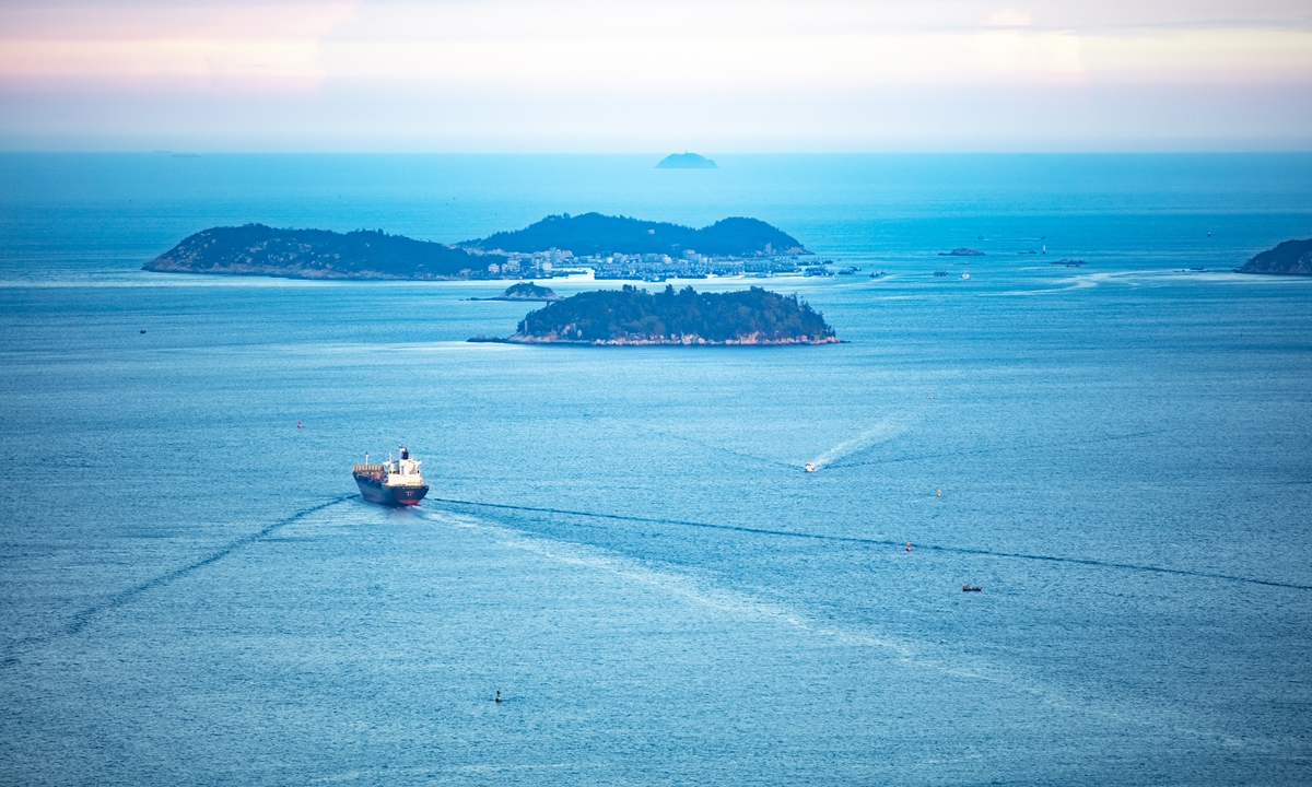 Uma vista do Estreito de Taiwan é vista do porto de Xiamen, na província de Fujian, no leste da China. Foto: IC