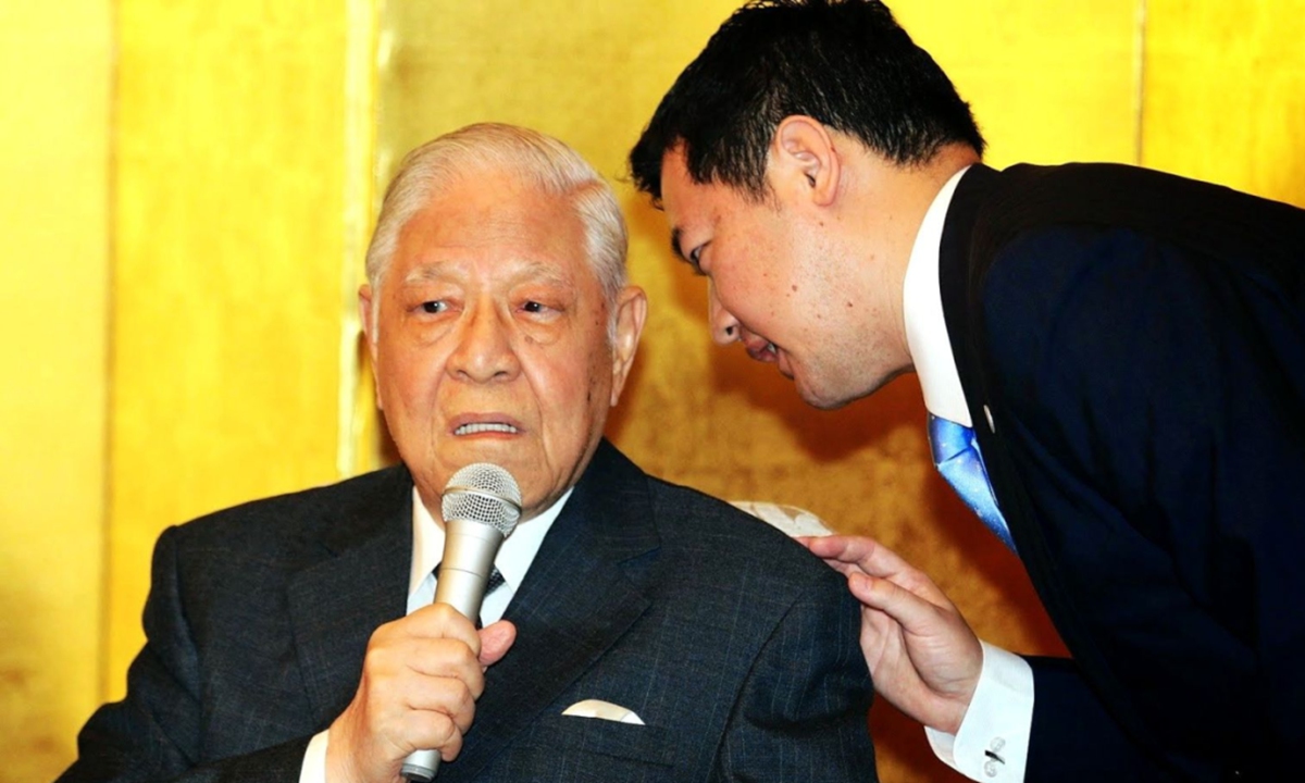 Tomohisa Hayakawa(right) and Lee Teng-hui. Screenshot from website