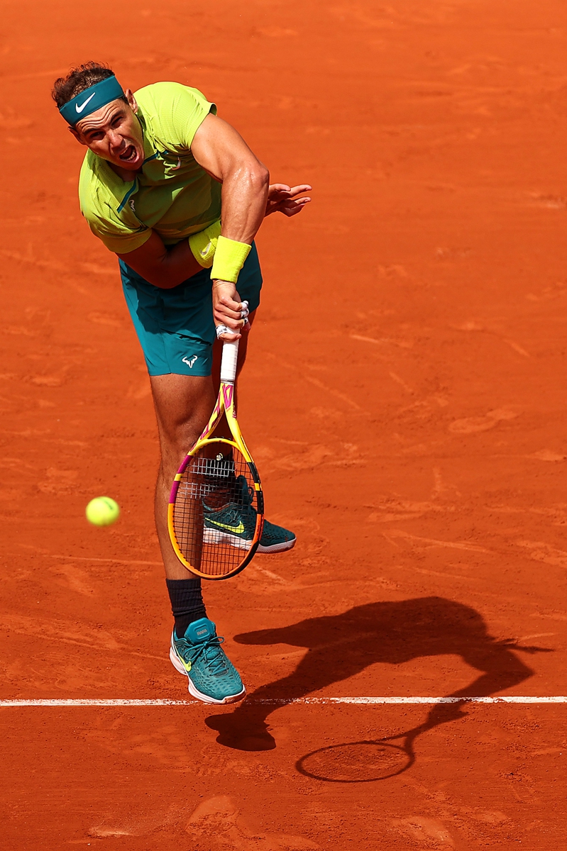 Rafael Nadal serves against Casper Ruud during the men's singles final match of the French Open on June 5, 2022 in Paris, France. Photo: VCG